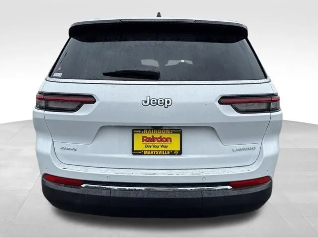 New 2026 Bright White Clear-Coat Exterior Paint Jeep Laredo X image 6