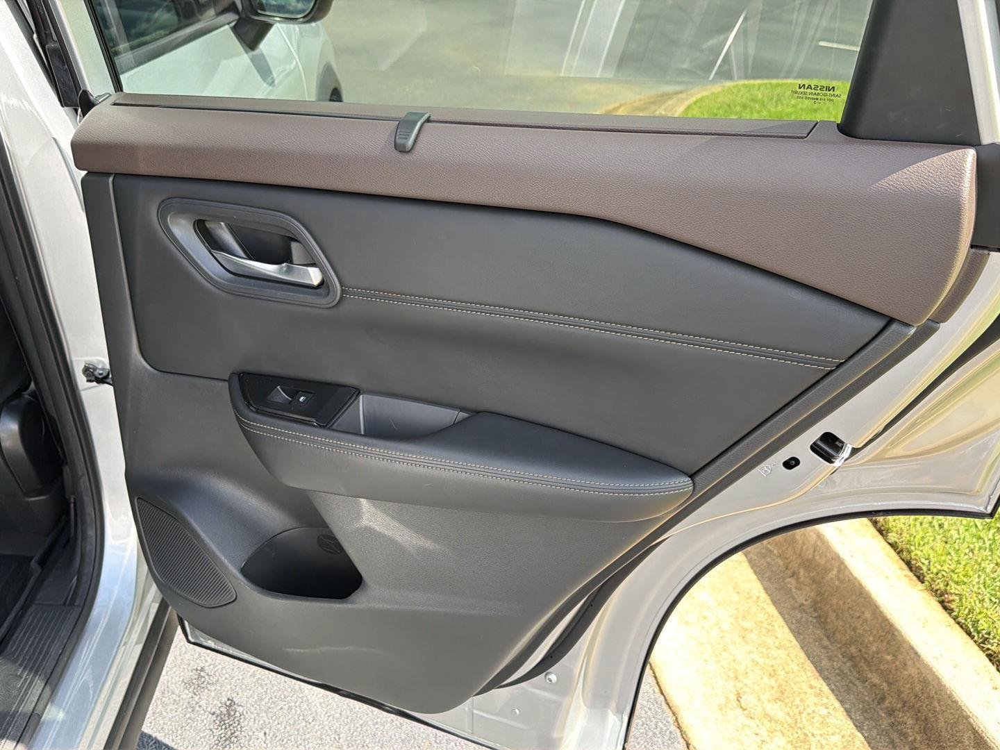 Used 2022 Brilliant Silver Metallic Nissan SV image 15