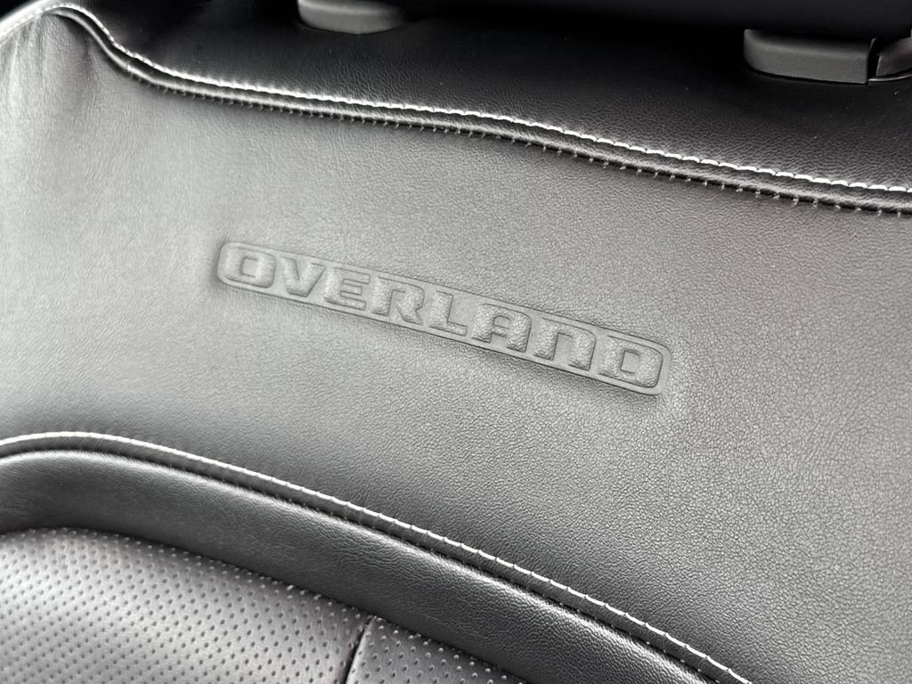 2023 Jeep Grand Cherokee Overland - Photo 14