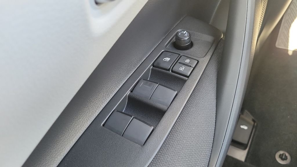 New 2026 Wind Chill Pearl <sup>1</sup> Toyota  SE image 17