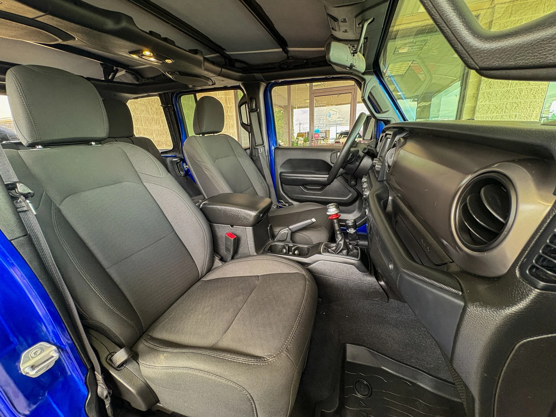 Used 2019 Blue Jeep Unlimited Sport image 27