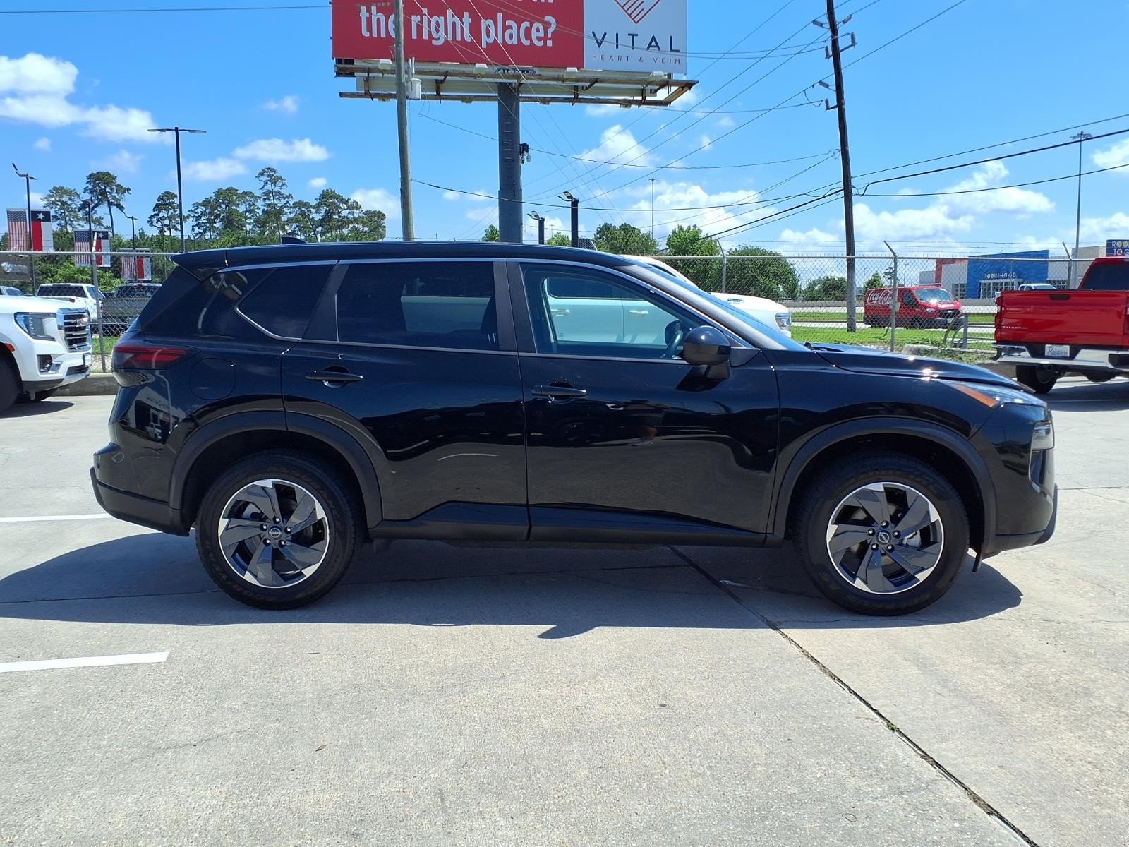 2025 Nissan Rogue SV Black at Robbins Nissan