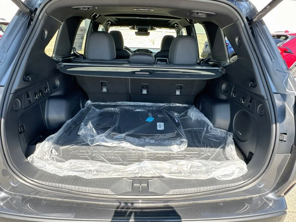 New 2026 MAGNETITE GRAY METALLIC Subaru Limited Hybrid image 33