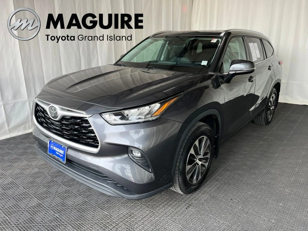 Used 2020 Gray Toyota XLE image 1