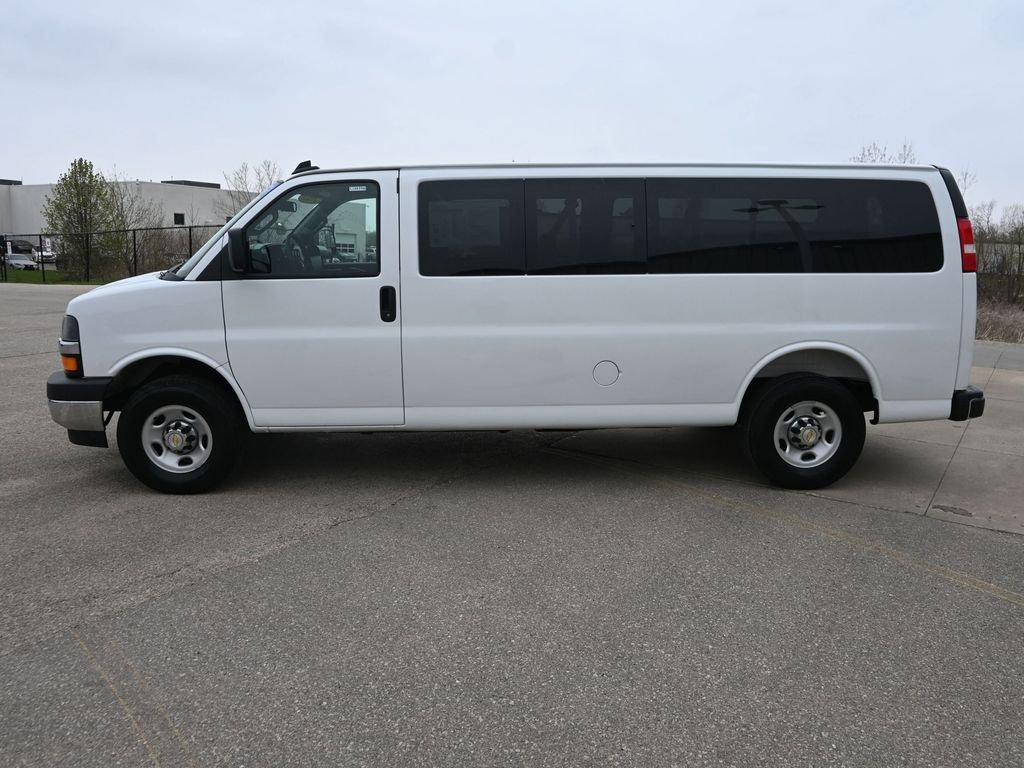 Used 2025 White Chevrolet LT image 7