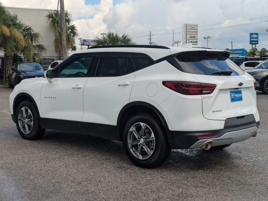 Used 2024 White Chevrolet LT image 3