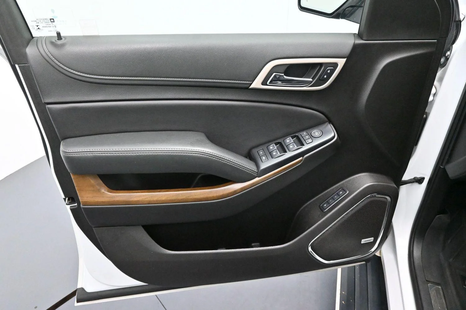 Used 2020 Summit White GMC Denali image 13