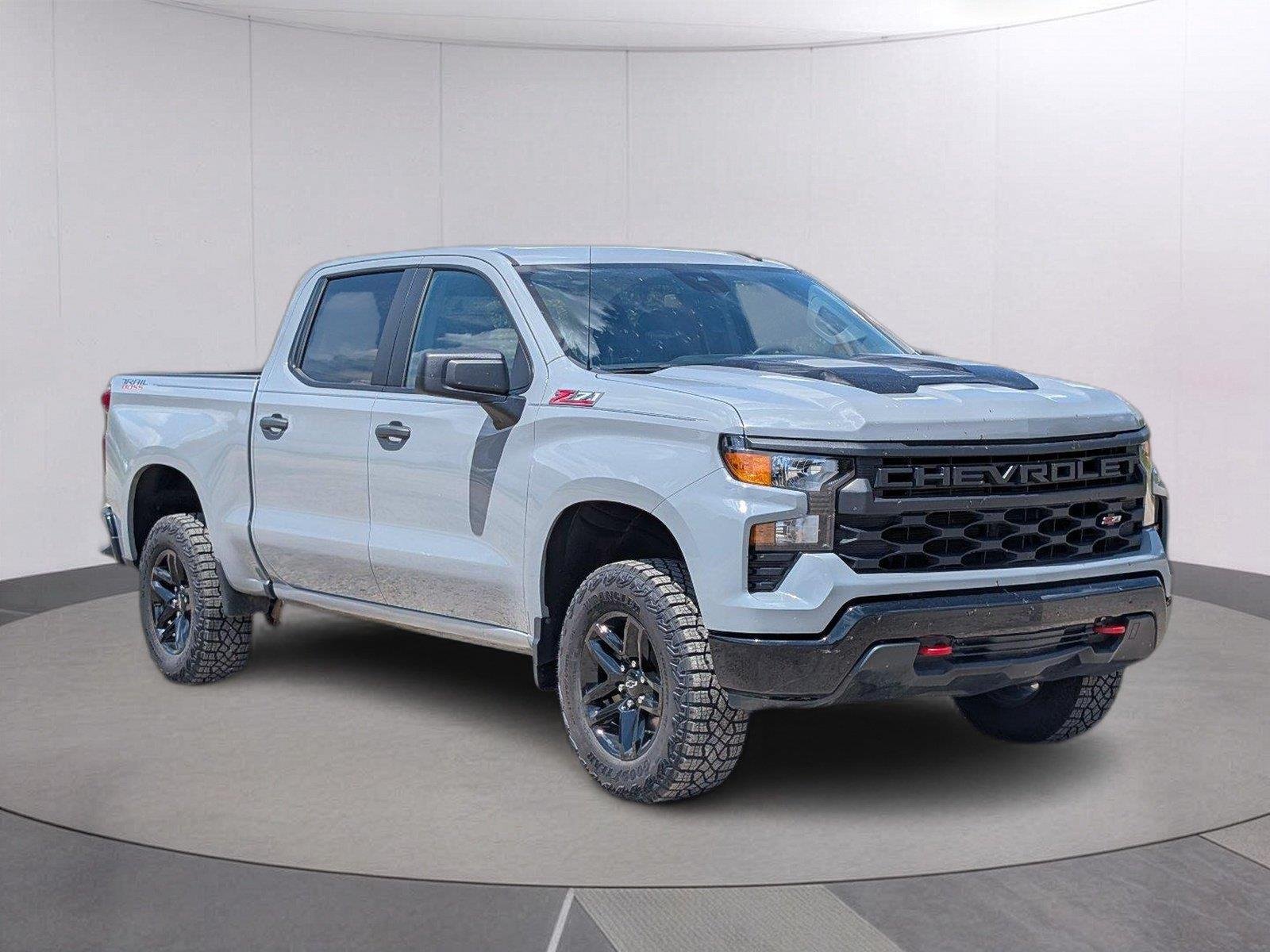 Used 2025 Slate Gray Metallic Chevrolet Custom Trail Boss image 9