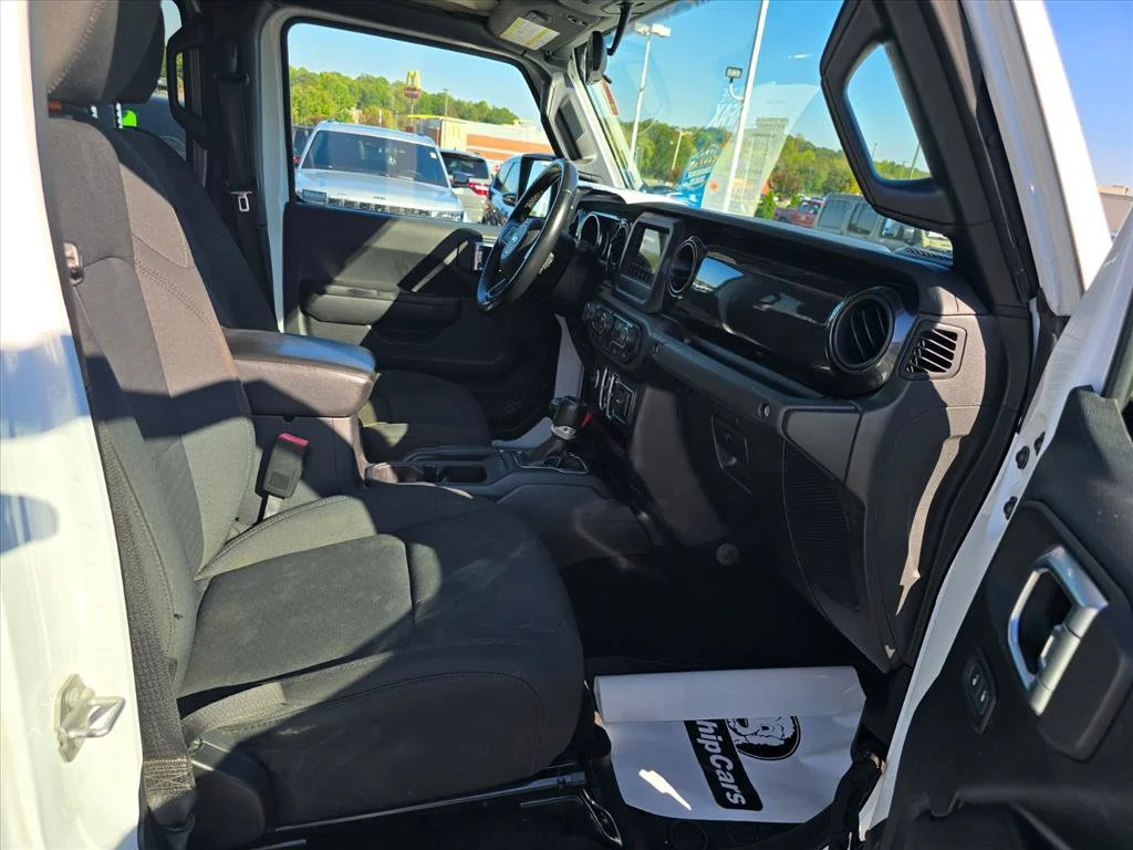 Used 2020 White Jeep Altitude image 12