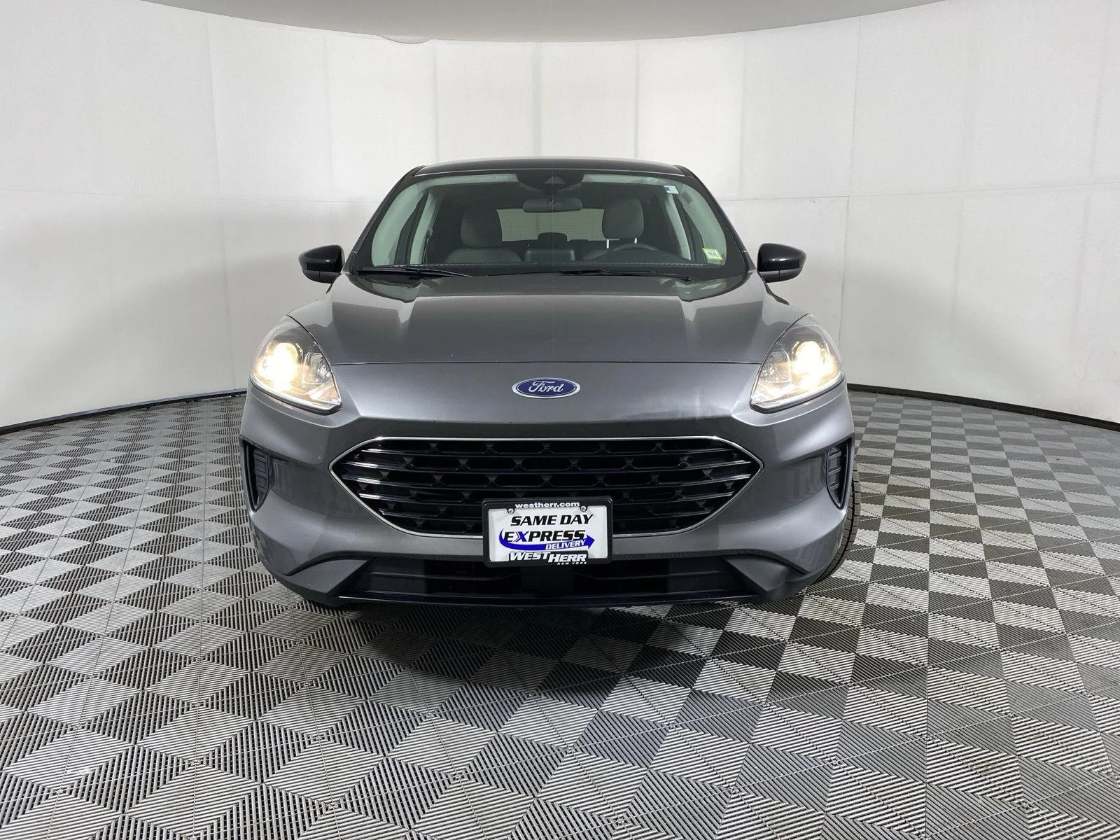 Used 2022 Carbonized Gray Ford SE Hybrid image 2