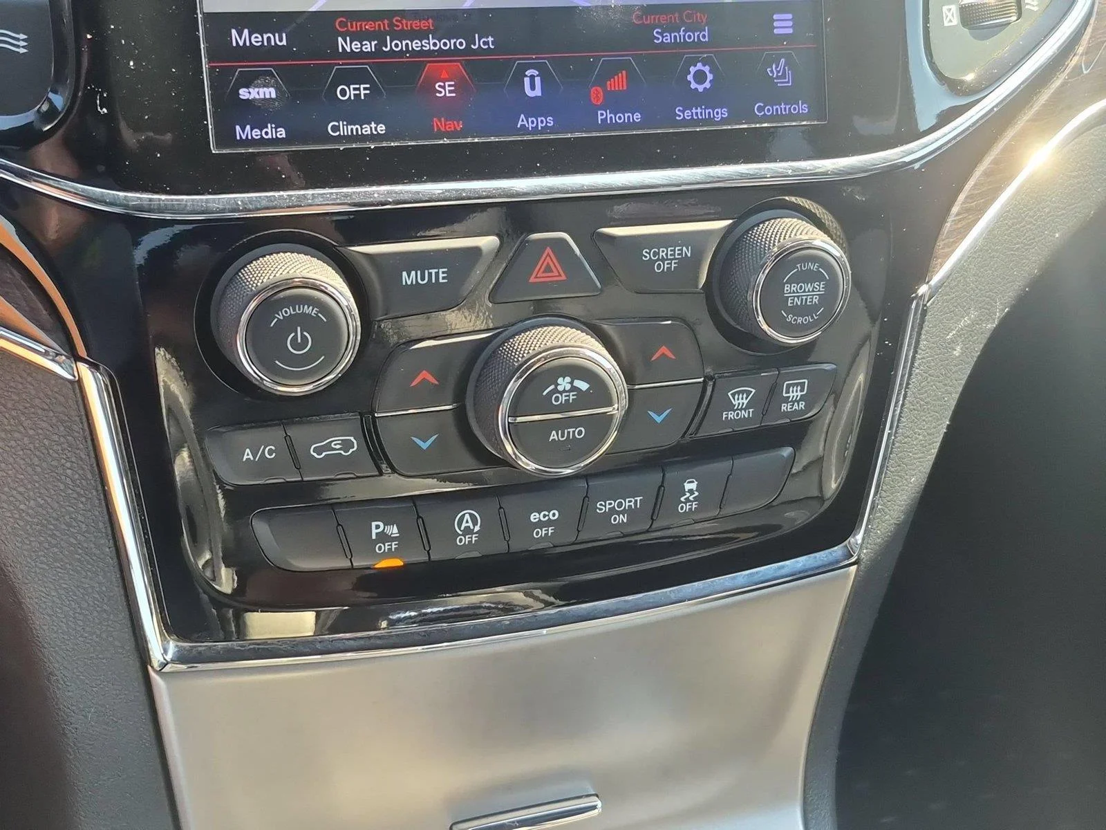 Used 2020 Bright White Clearcoat Jeep Overland image 27