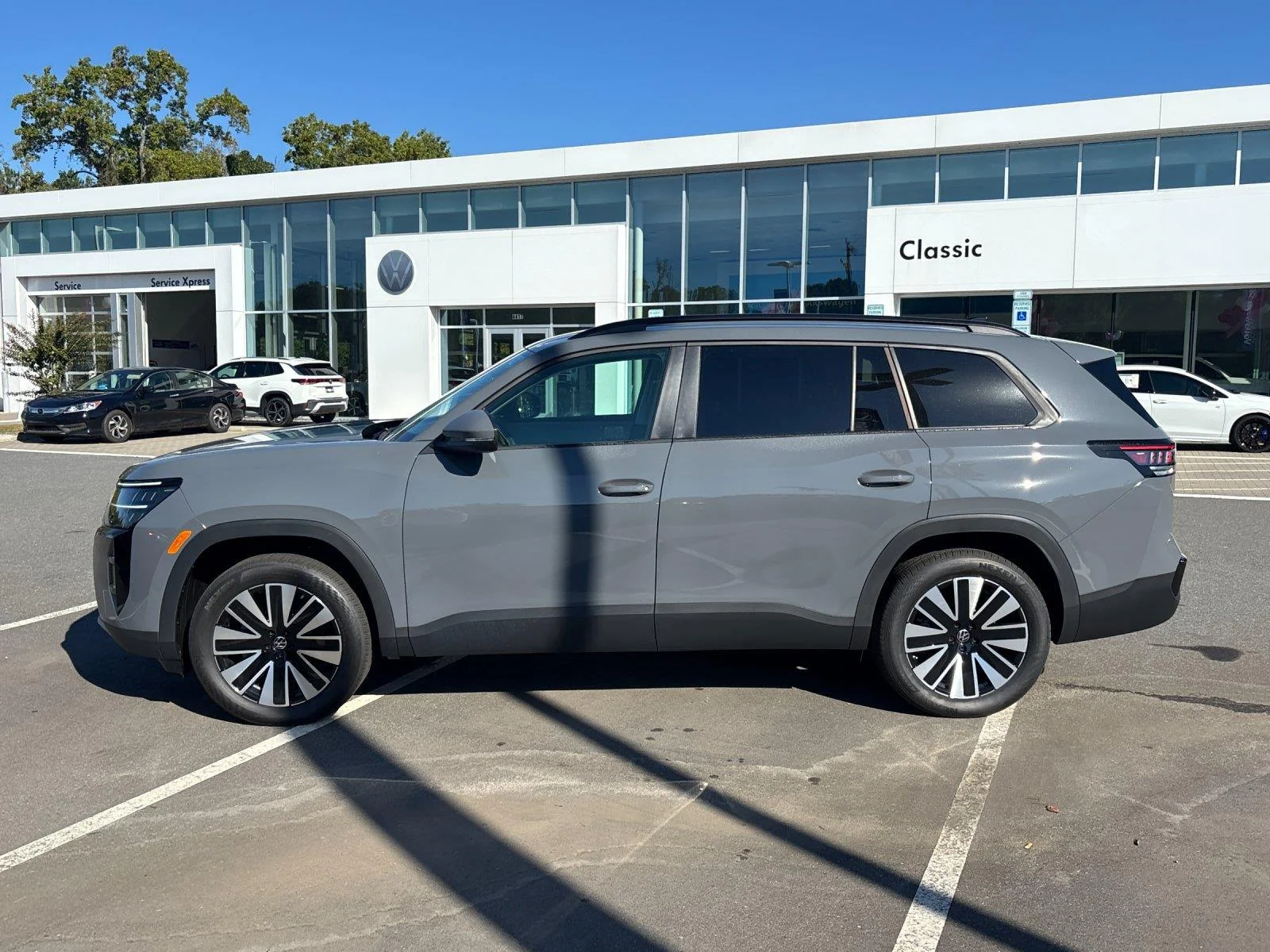 New 2027 Pure Gray Volkswagen SE w/Technology image 2