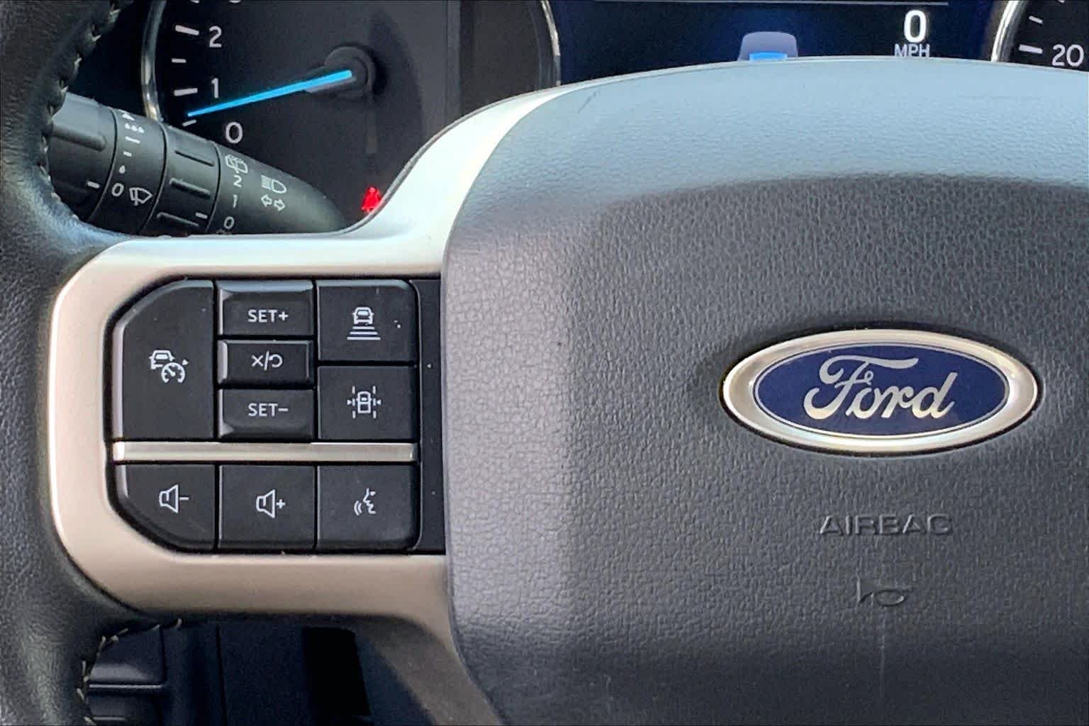 Used 2022 Star White Metallic Tri-Coat Ford XLT image 24