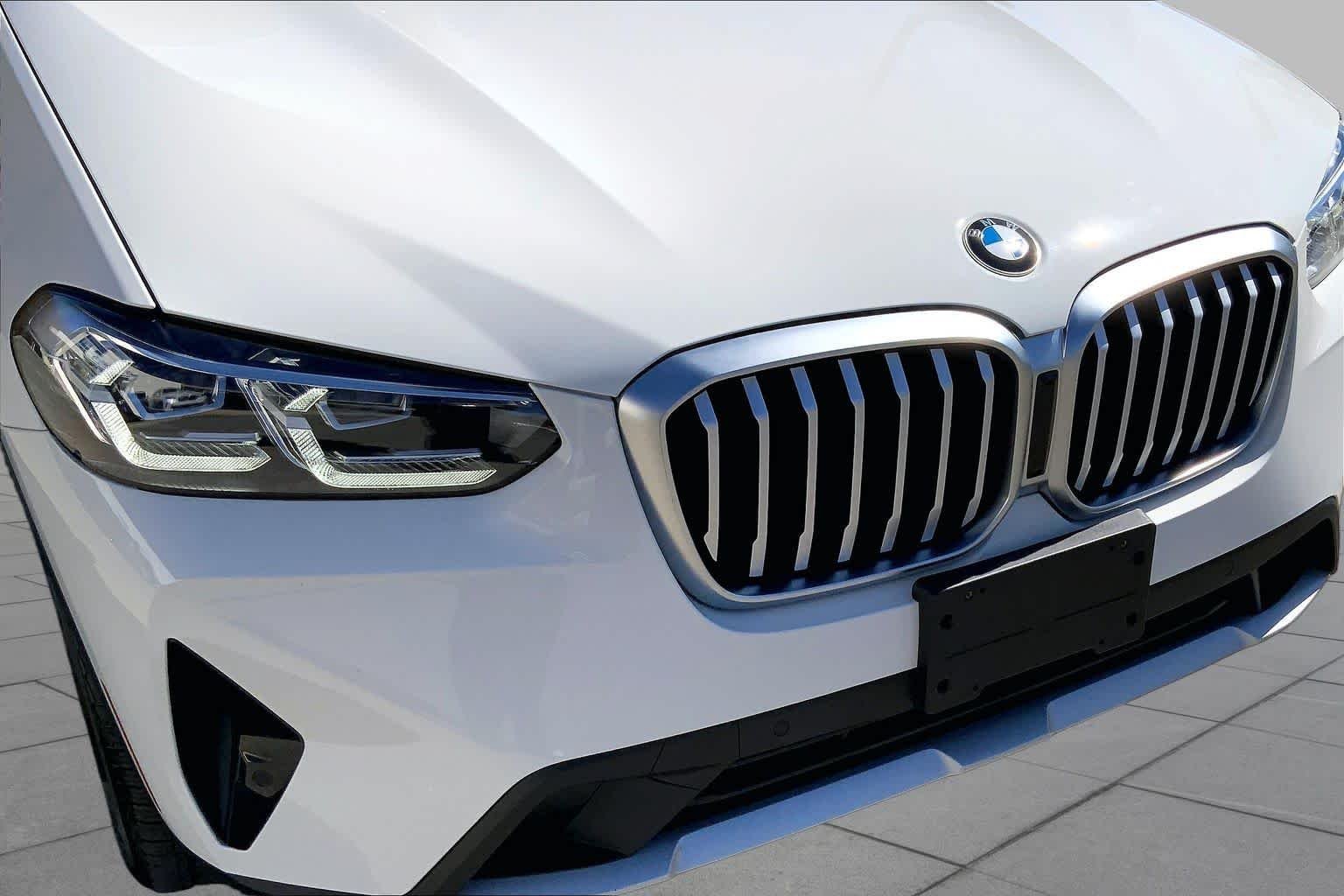Used 2024 Alpine White BMW xDrive30i image 29
