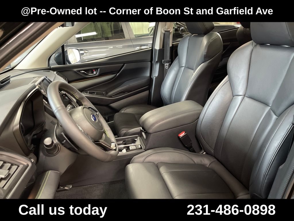 Used 2025 Black Subaru Onyx Edition Touring image 14