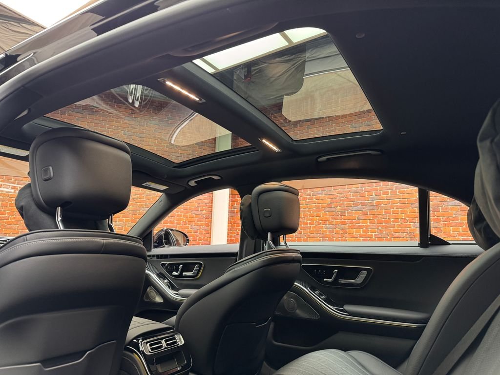 New 2026 Black Mercedes-Benz S 500 image 3