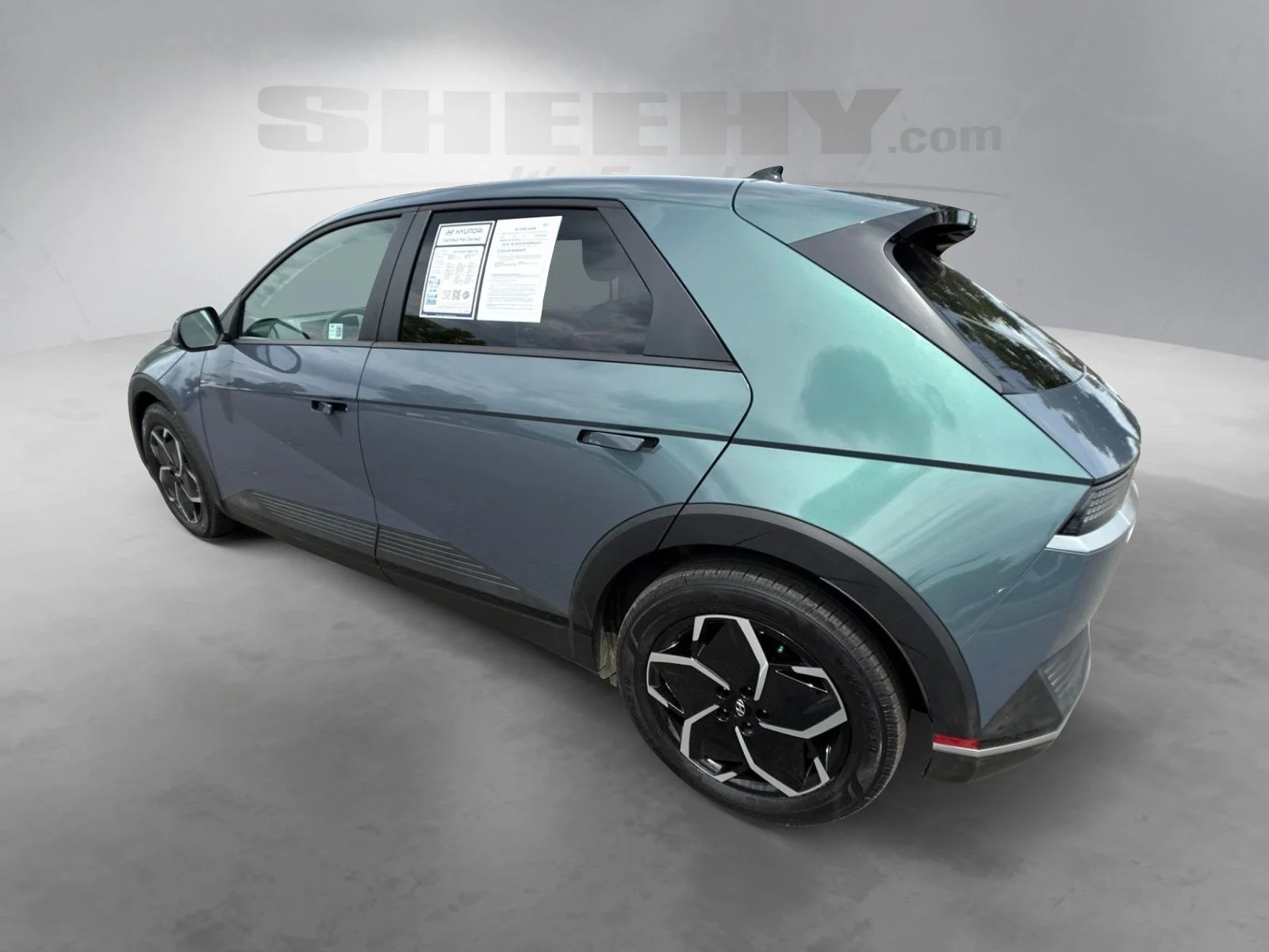 Used 2024 Green Hyundai SEL image 16