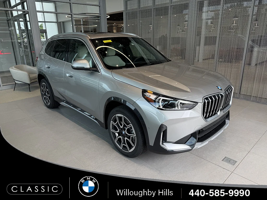 New 2027 Space Silver Metallic BMW xDrive28i image 1