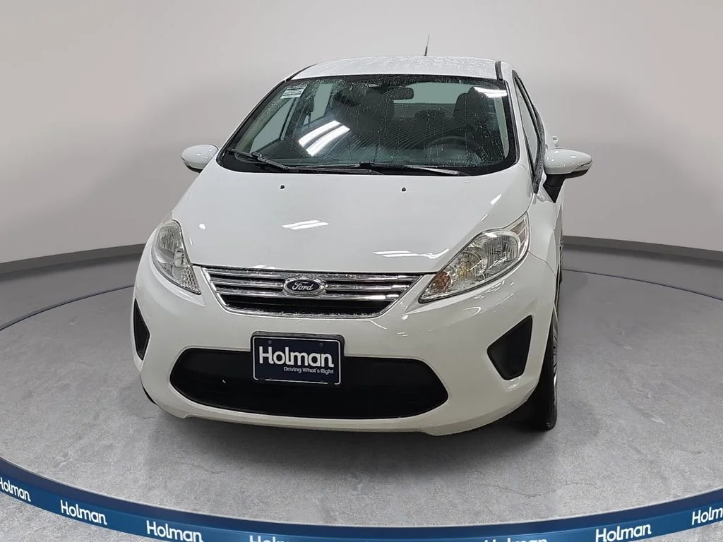 Used 2013 Oxford White Ford SE image 3