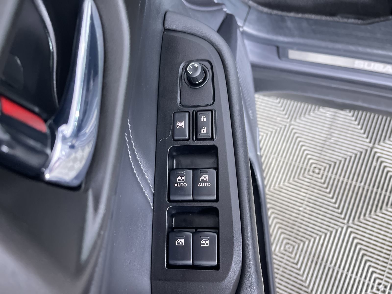 Used 2018 Magnetite Gray Metallic Subaru Limited image 14