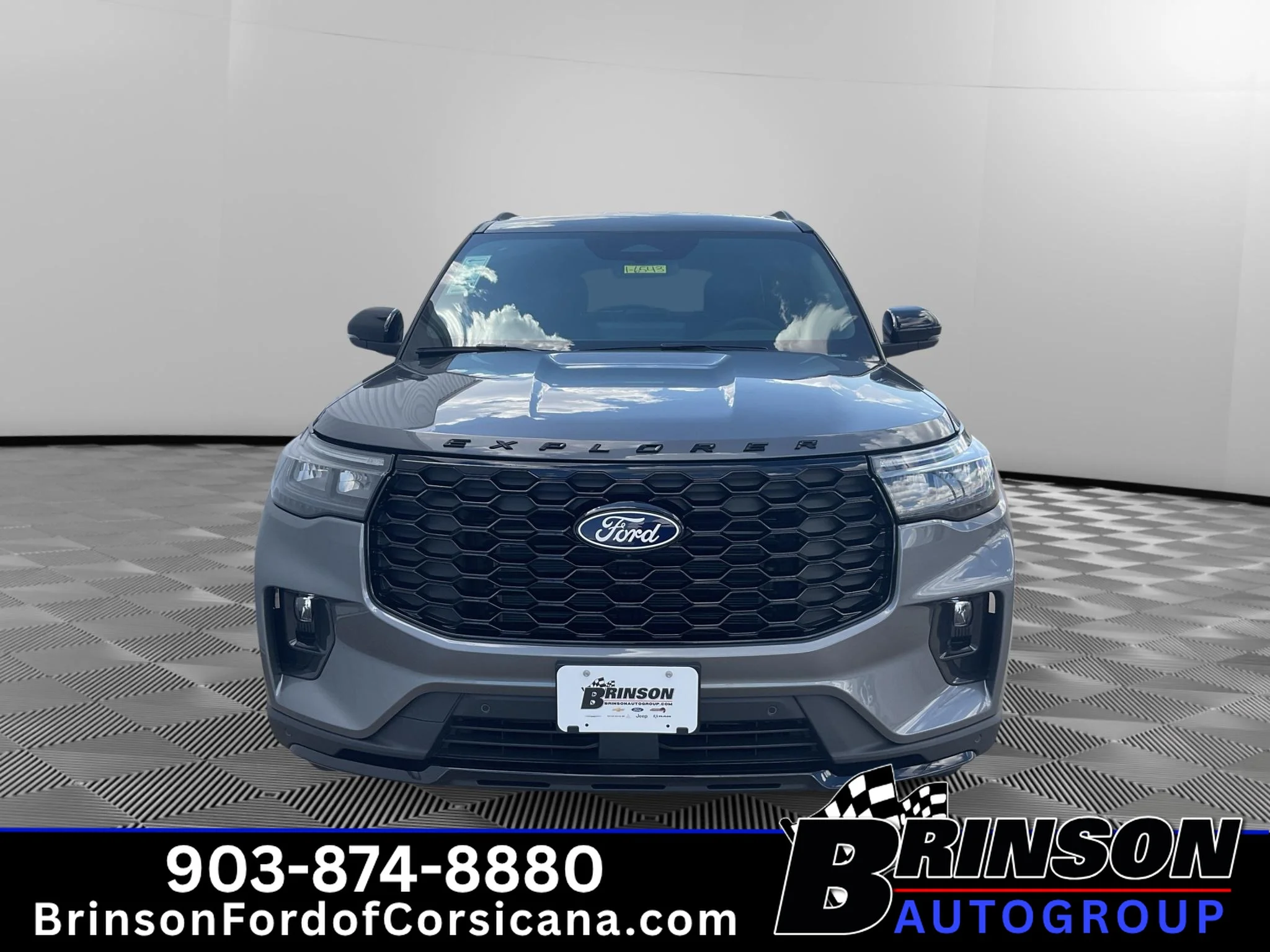 New 2027 Carbonized Gray Metallic Ford ST-Line image 2