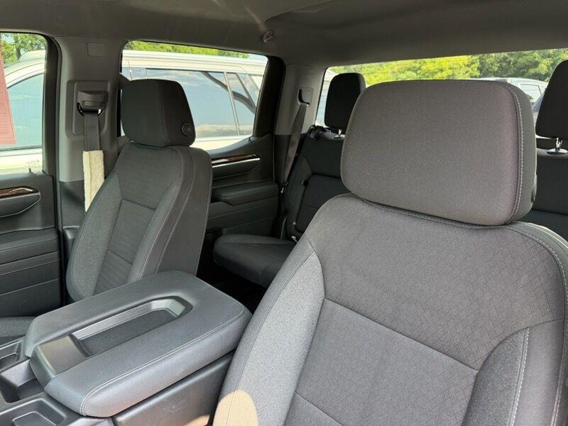 Used 2025 Summit White GMC Elevation image 8