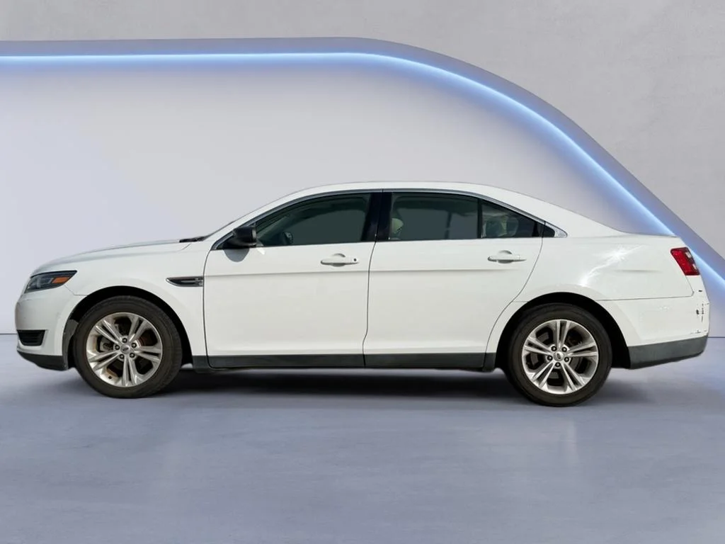 Used 2016 Oxford White Ford SE image 2