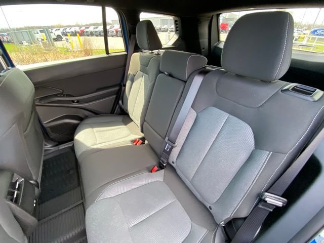 New 2026 Hydro Blue Pearl-Coat Exterior Paint Jeep Laredo image 12