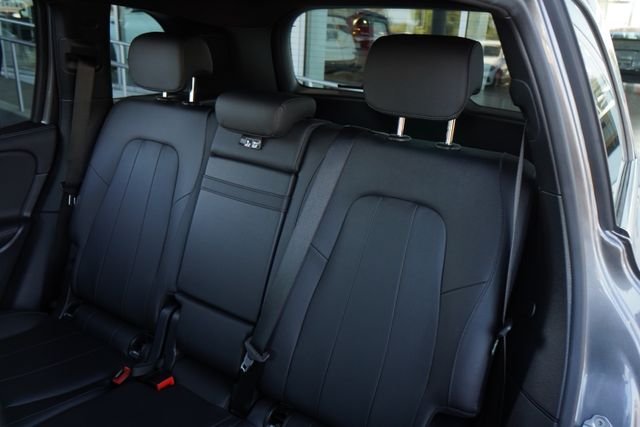 Used 2022 Gray Mercedes-Benz GLB 250 image 27
