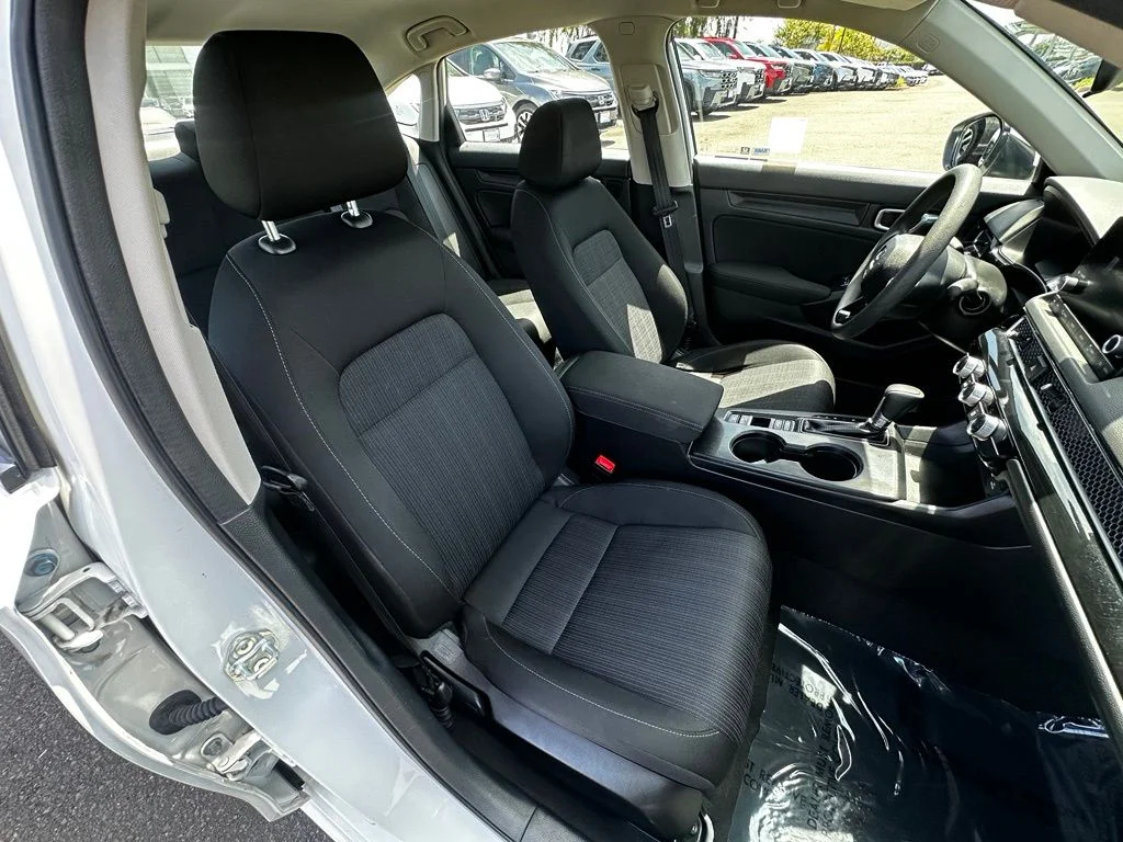 Used 2024  Honda LX image 13