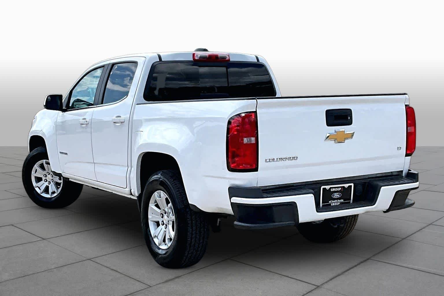 Used 2018 Summit White Chevrolet 2WD LT image 6