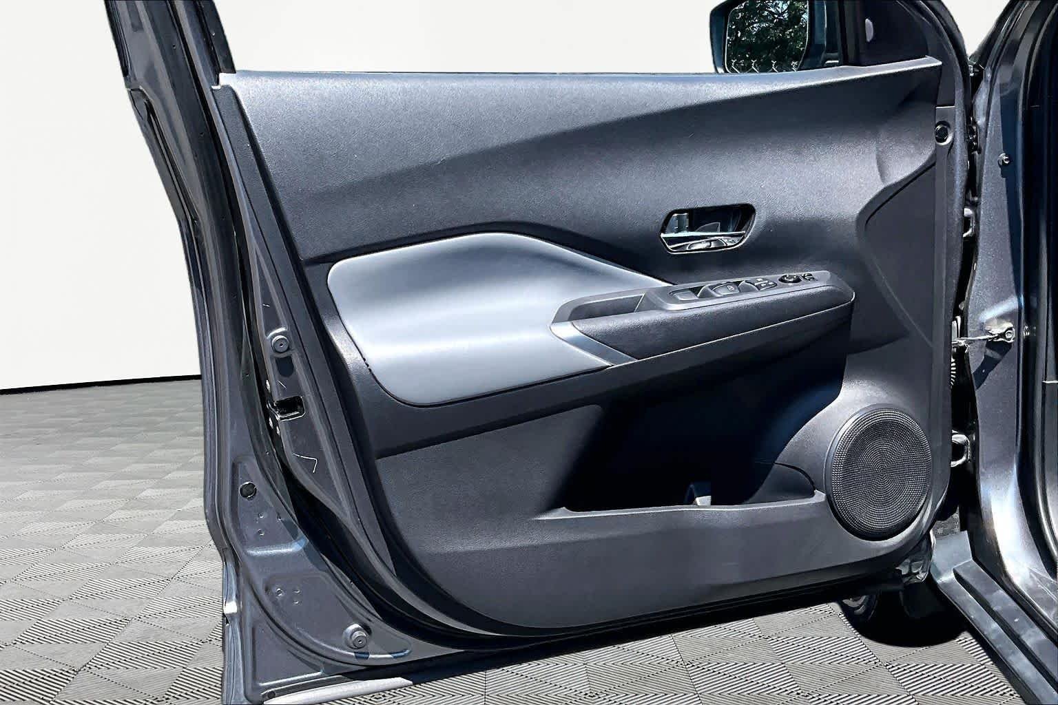 Used 2023 Gun Metallic Nissan SR image 22