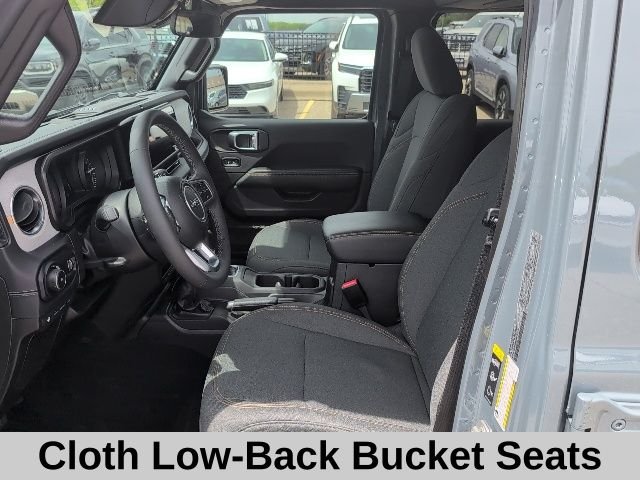Used 2025 Gray Jeep Sahara 4xe image 12