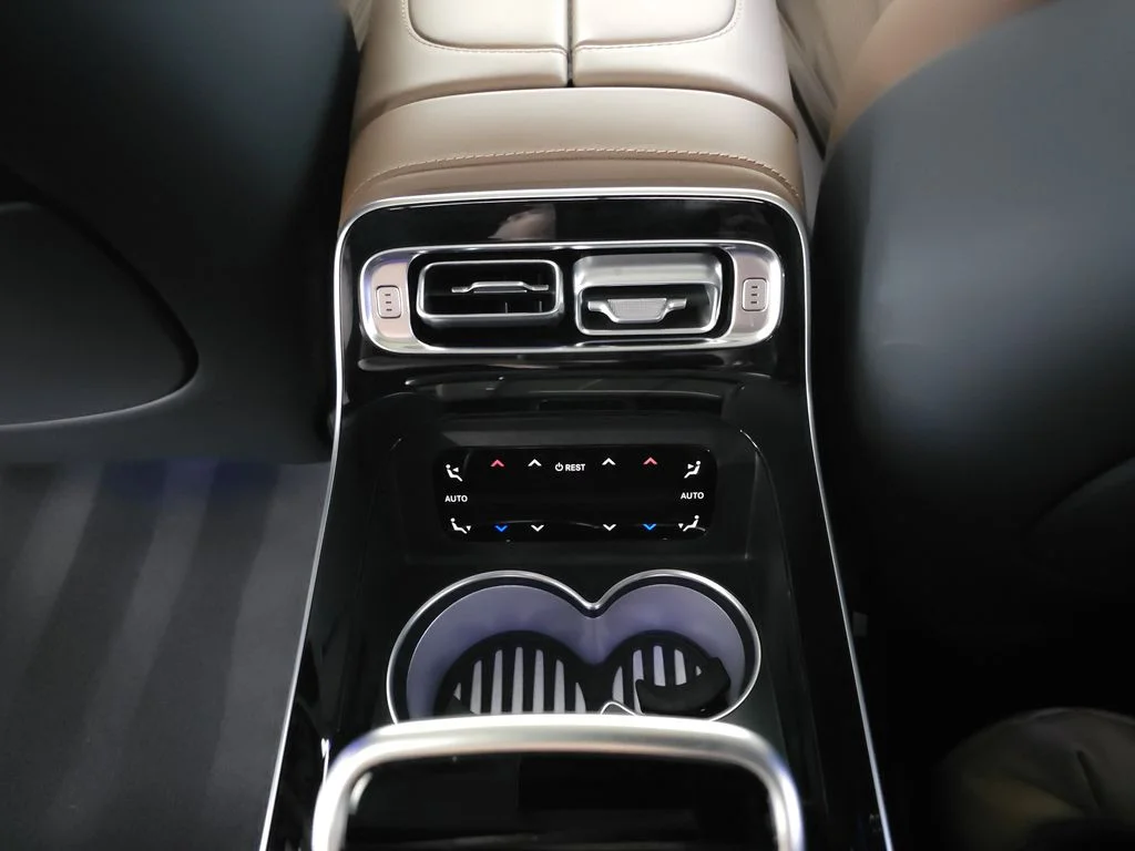 Used 2024 MANUFAKTUR Graphite Gray Magno Mercedes-Benz S 63 E AMG® image 32