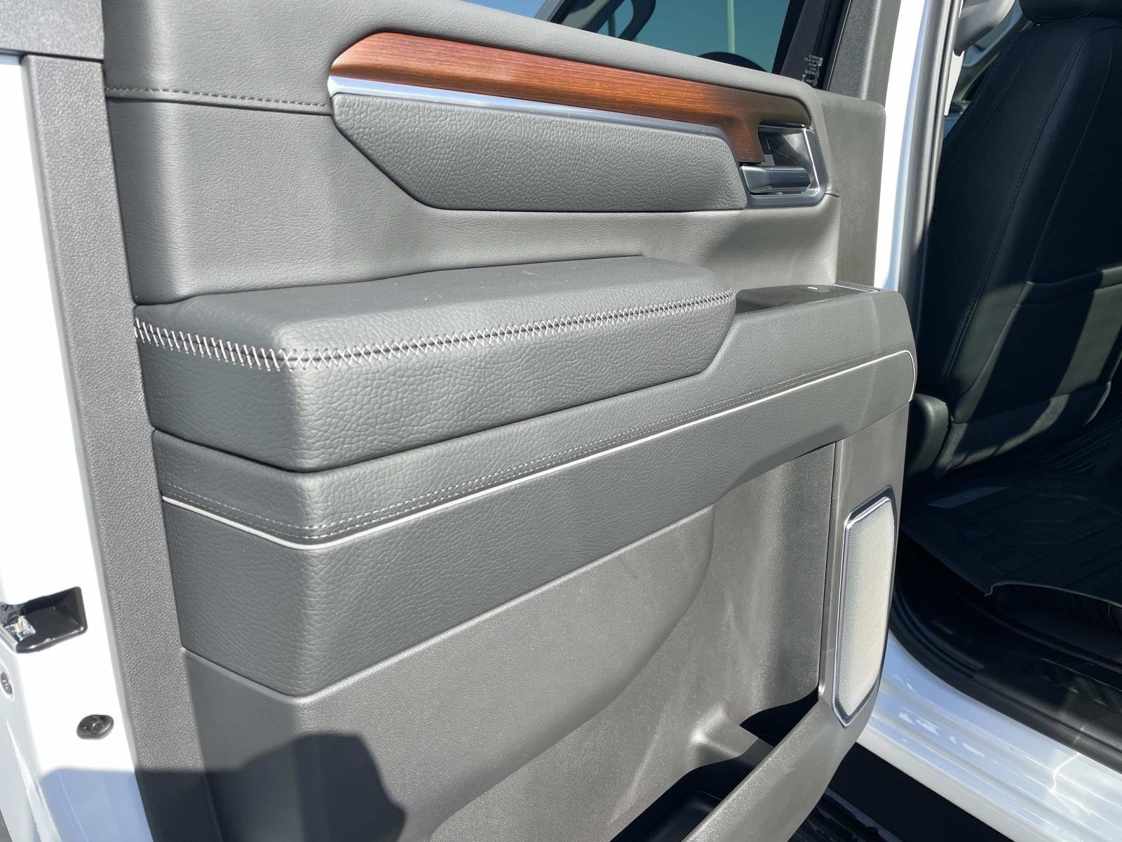 2026 GMC Sierra 3500HD Denali - Photo 26