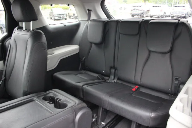 Used 2024 White Kia EX image 26