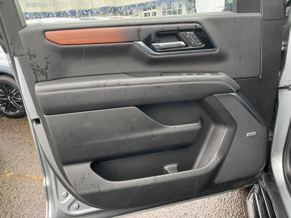 Used 2025 Sterling Metallic GMC Denali image 10