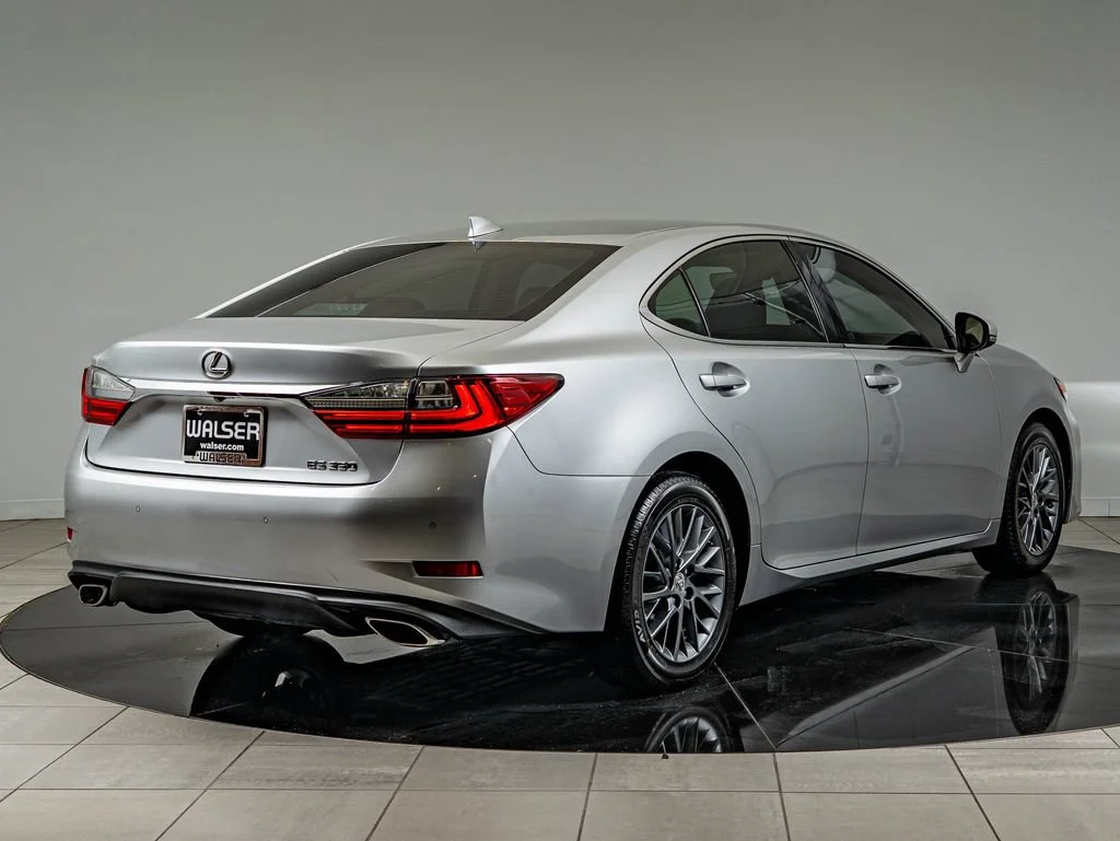 Used 2018 Silver Lexus 350 image 5