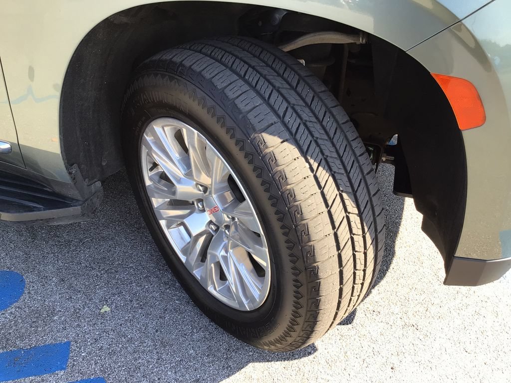 2024 GMC Yukon Denali - Photo 21