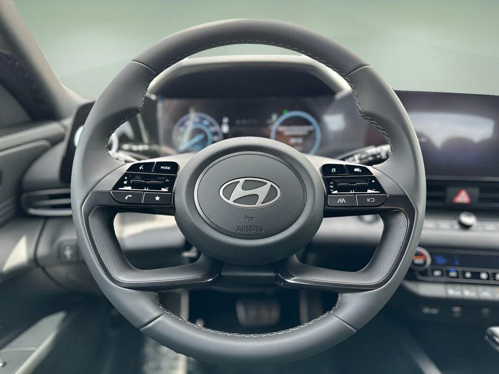 2025 Hyundai Elantra Blue - Photo 12