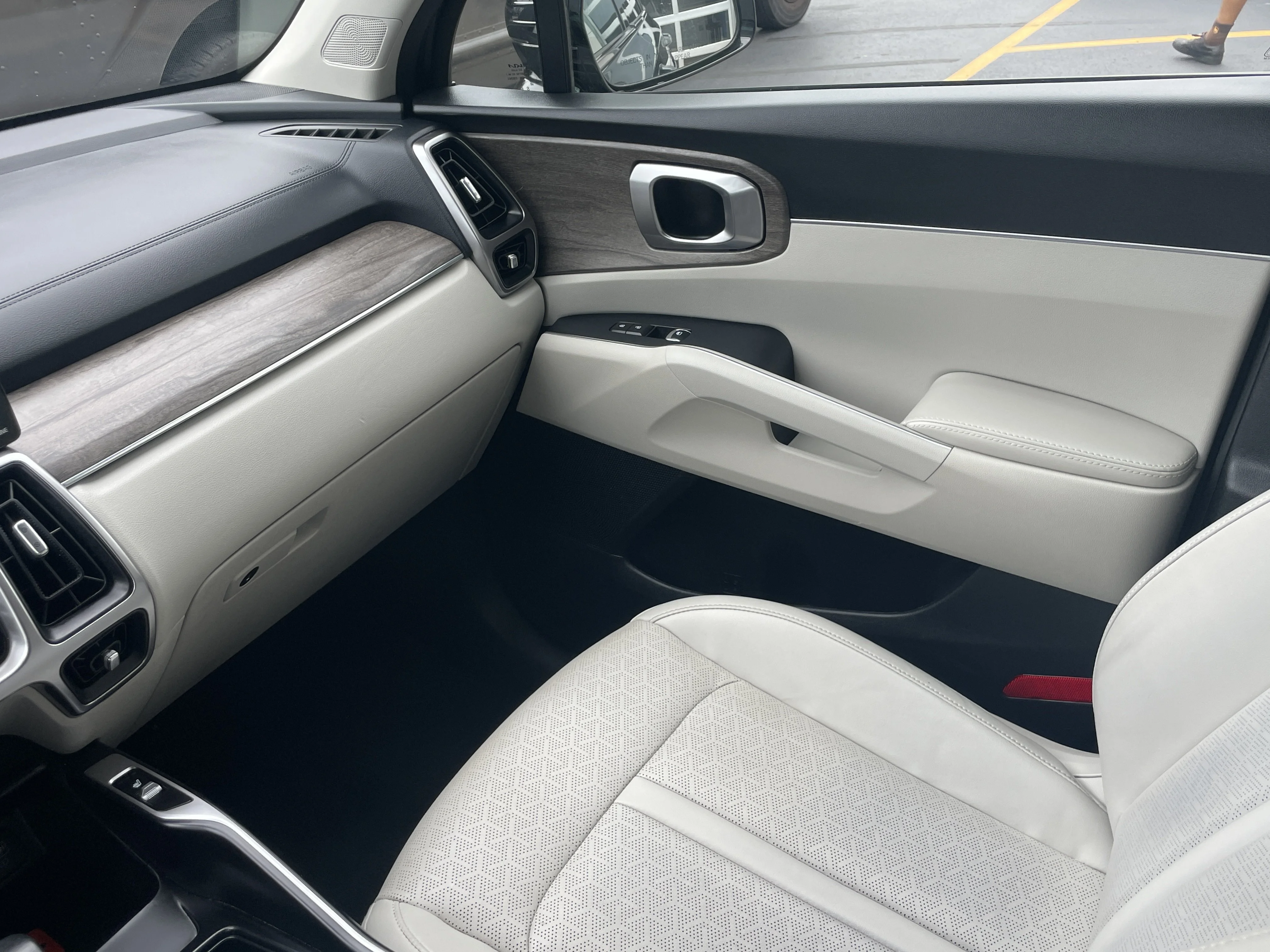Used 2023 Aruba Green Kia X-Line EX image 12