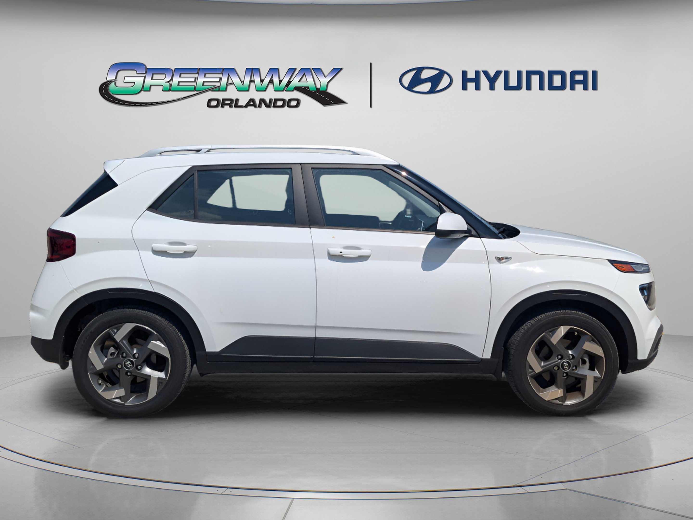 Certified Used 2025 Lunar White Hyundai SEL image 9