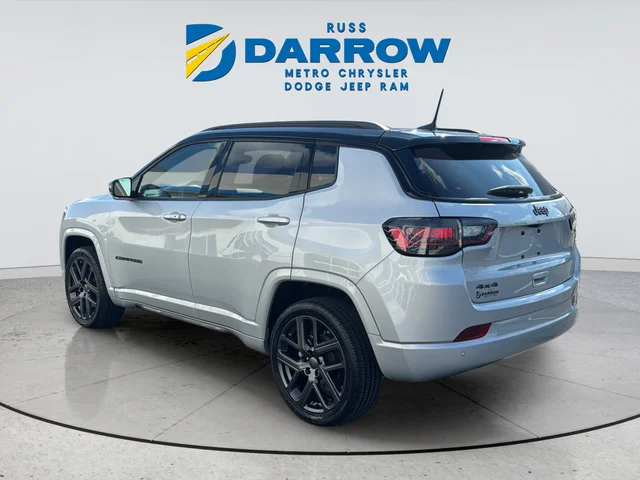 Used 2024 Silver Jeep Limited image 3
