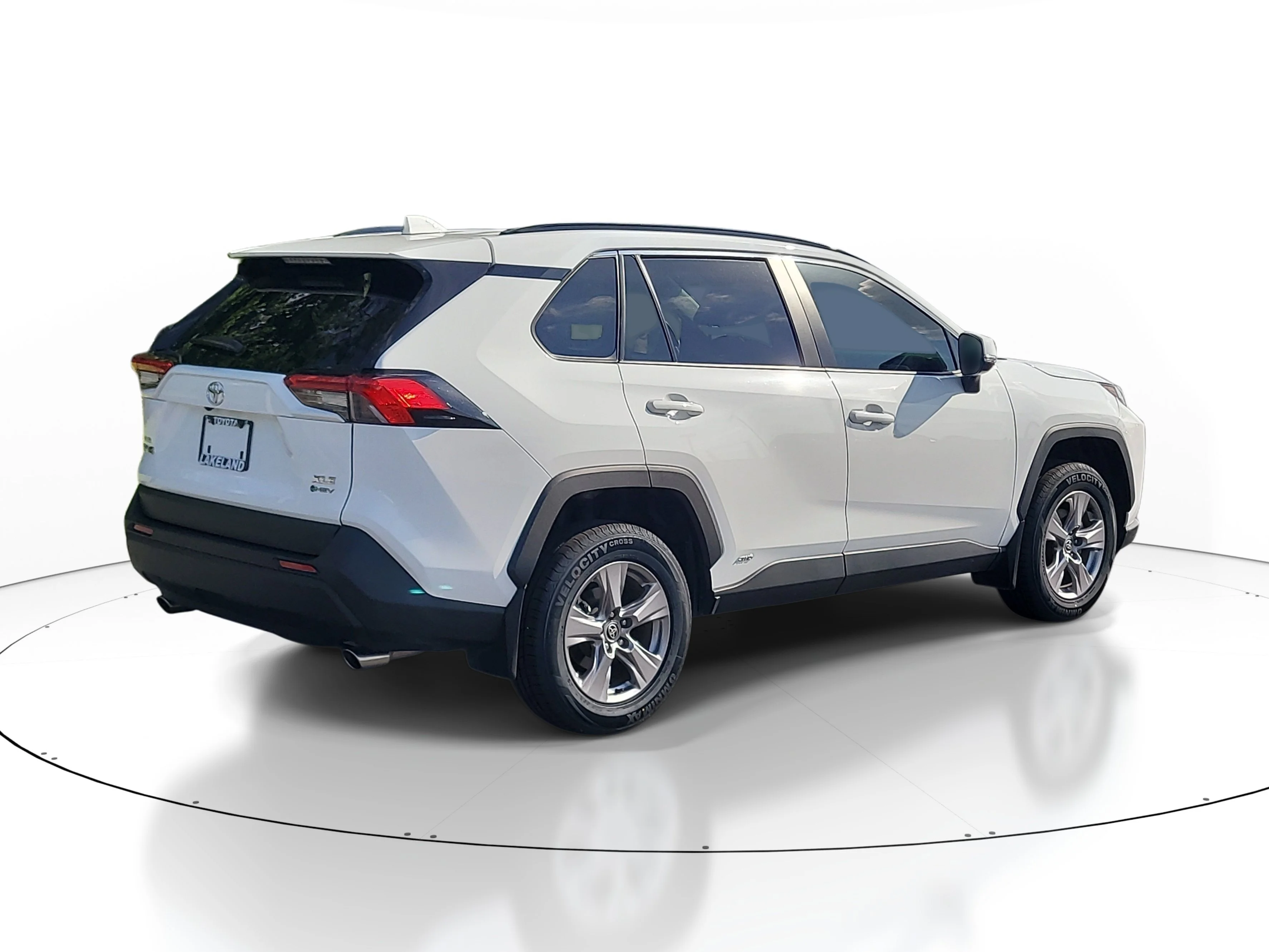 Certified Used 2025 Ice Toyota Hybrid XLE image 6