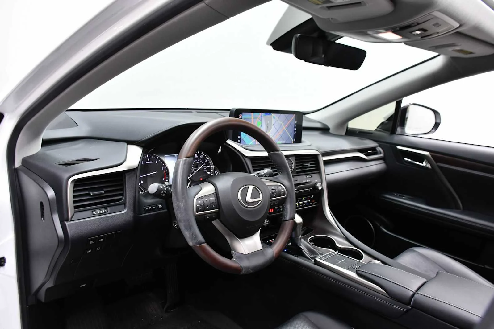 Certified Used 2022 Eminent White Pearl Lexus  image 17