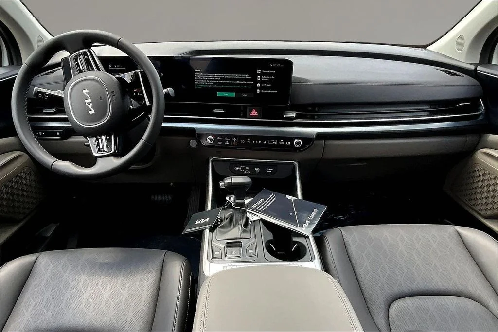 New 2026 Snow White Pearl Kia LXS image 5