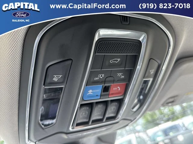 Used 2022 White Jeep Limited image 33