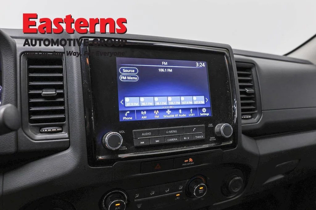 Used 2022 White Nissan S image 18