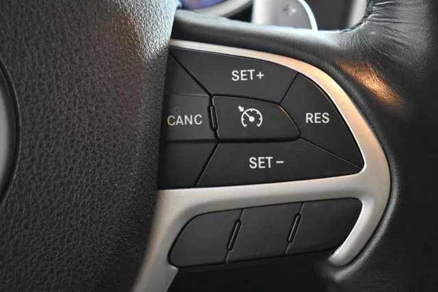 Used 2015 Black Jeep Altitude image 28