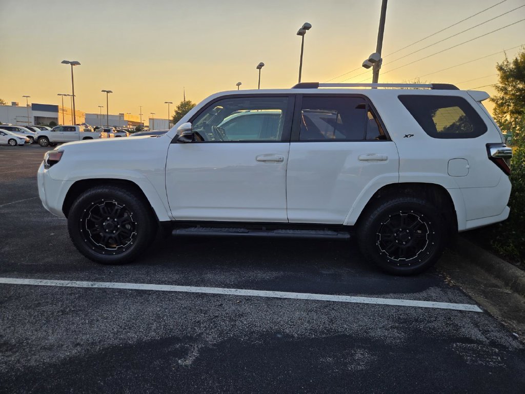Used 2019 White Toyota SR5 Premium image 4